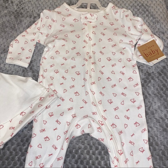 Rae Dunn XOXO Baby long sleeve footed onesie LOVE - NWT - Picture 6 of 7